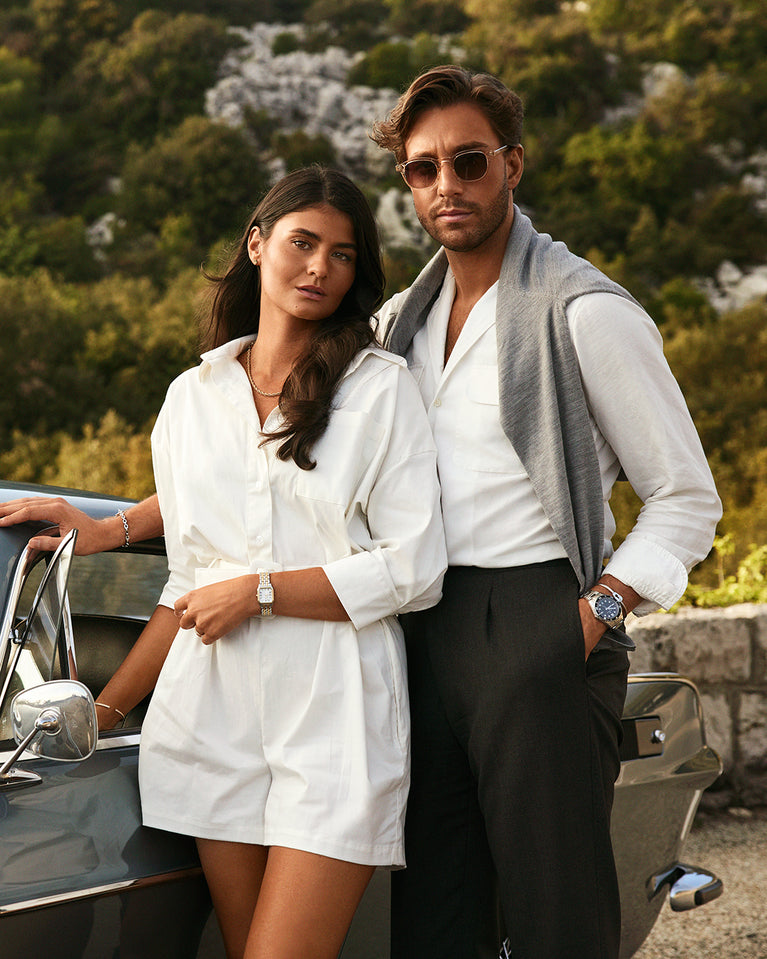 A square womens watch in 22k gold plated 316L stainless steel from Waldor & Co. with white Diamond Cut Sapphire Crystal glass dial. Seiko movement. The model is Eternal 22 Bellagio